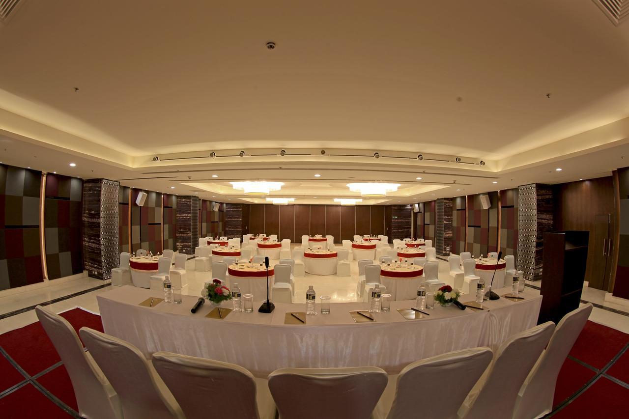 Goutham Grand Hotel Tenali Exterior photo