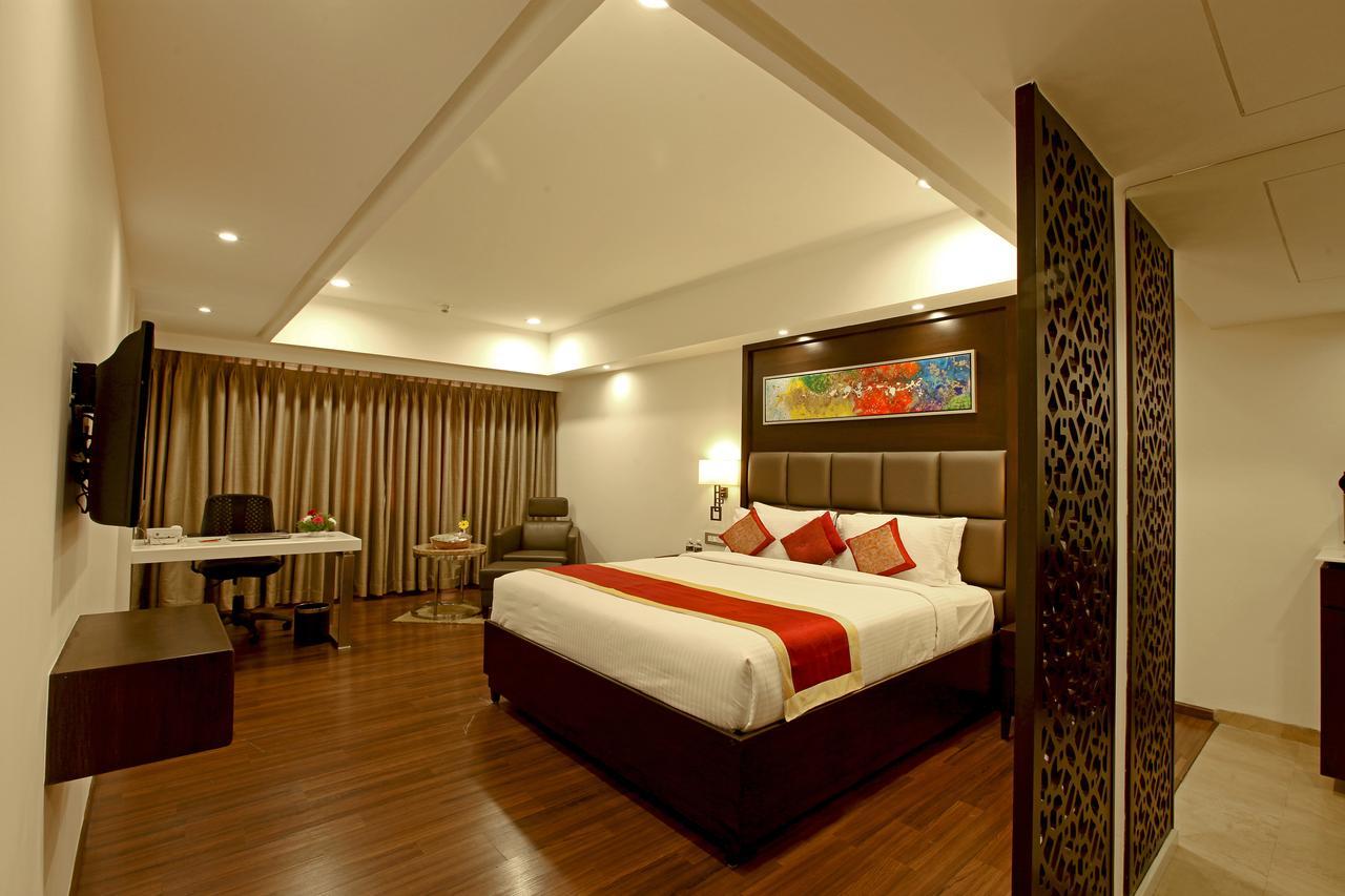 Goutham Grand Hotel Tenali Exterior photo
