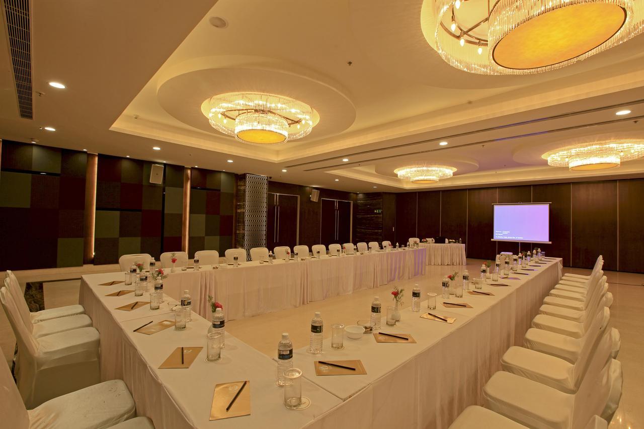 Goutham Grand Hotel Tenali Exterior photo