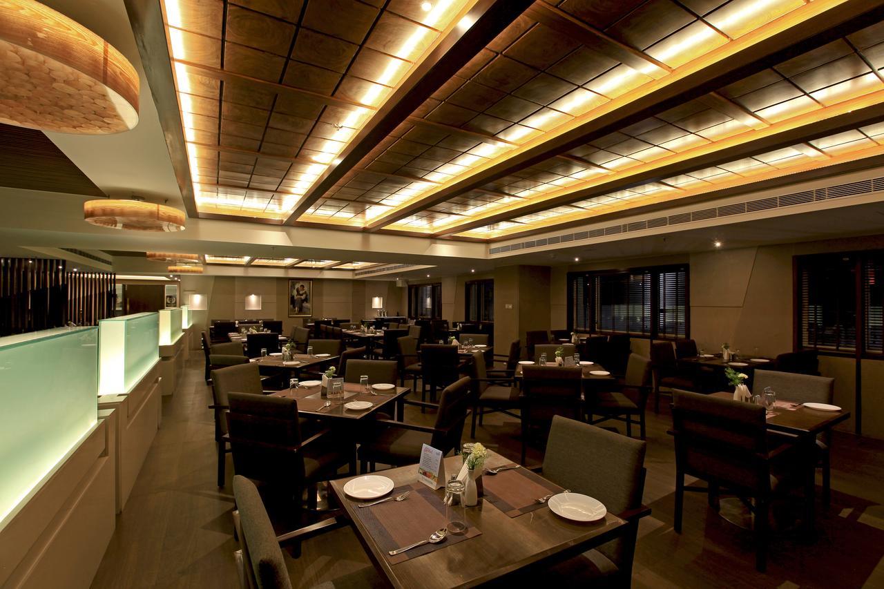 Goutham Grand Hotel Tenali Exterior photo